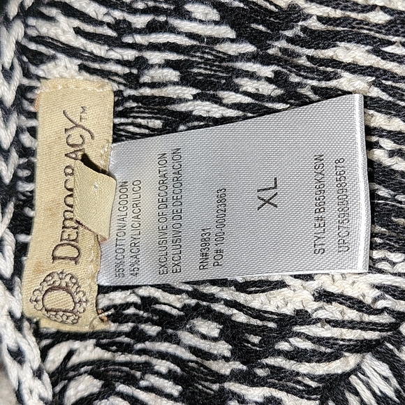 Democracy Women's Sweater Size XL - Picture 7 of 7